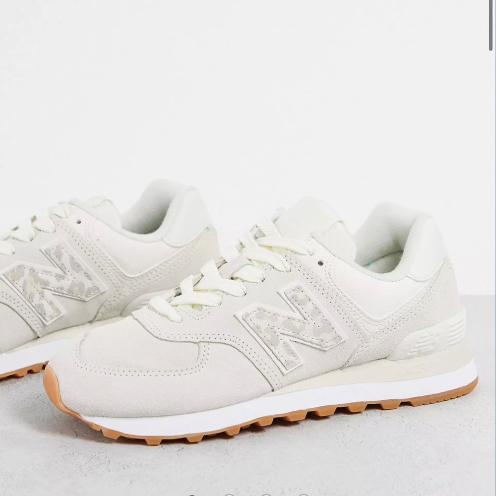 New Balance 574 sneakers in white and animal print - new in box!! Never worn